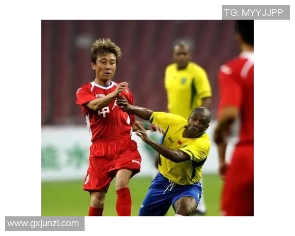 足球明星与多位女性的情感纠葛揭秘与背后的故事分析