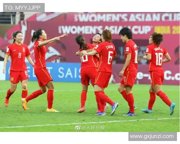 足球明星冰桶挑战精彩瞬间动图集锦让你领略他们的幽默与勇气